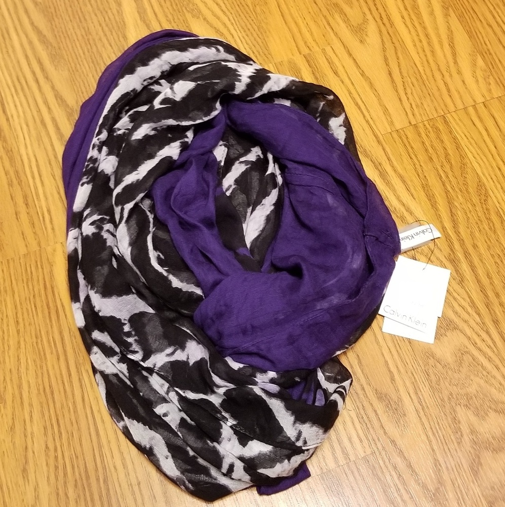 🔮Calvin Klein Zebra and Purple Infinity Scarf NWT